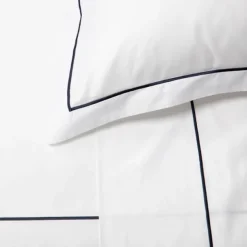 Maison Jean-Vier Drap en satin de coton broderie bleu foncé