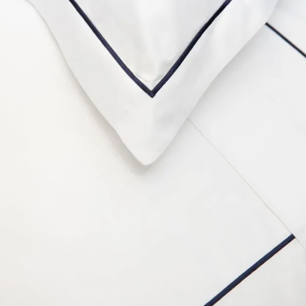 Maison Jean-Vier Drap en satin de coton broderie bleu foncé