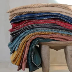 Maison Jean-Vier Édredon et bout de lit Beige