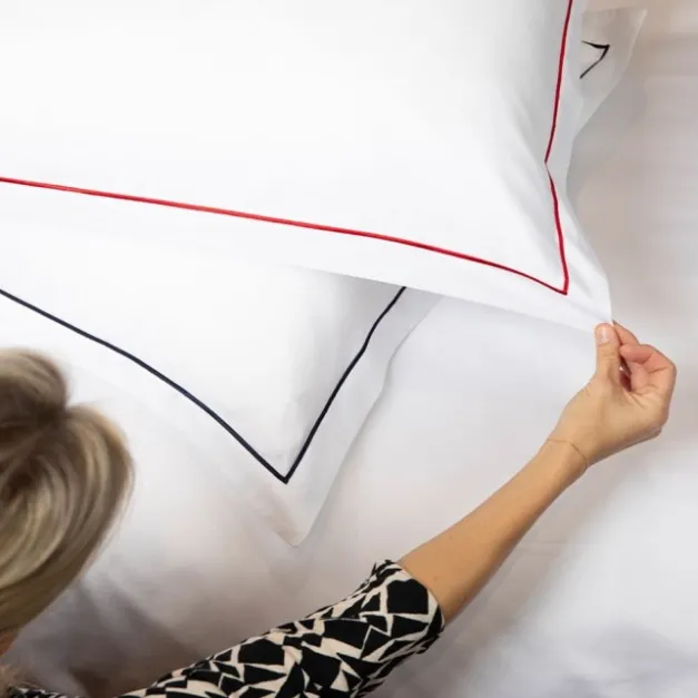 Maison Jean-Vier Housse de couette en satin de coton broderie rouge