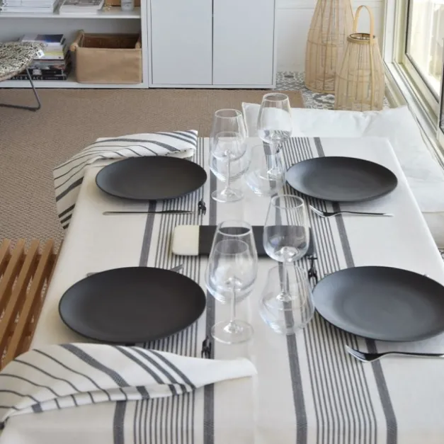 Maison Jean-Vier Nappe en lin et coton à rayures noir et écru