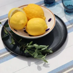 Maison Jean-Vier Nappe en lin et coton bleu à rayures