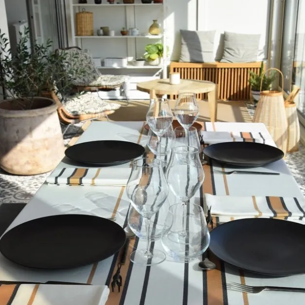 Maison Jean-Vier Nappe en satin de coton à rayures beige