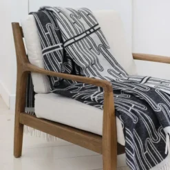 Maison Jean-Vier Plaid en cachemire et laine gris foncé à franges