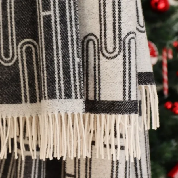 Maison Jean-Vier Plaid en cachemire et laine gris foncé à franges