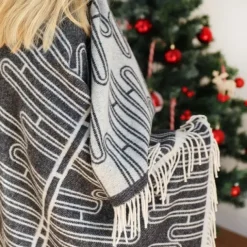 Maison Jean-Vier Plaid en cachemire et laine gris foncé à franges